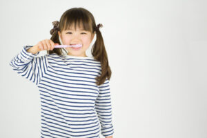 pediatric_yellow_teeth_01